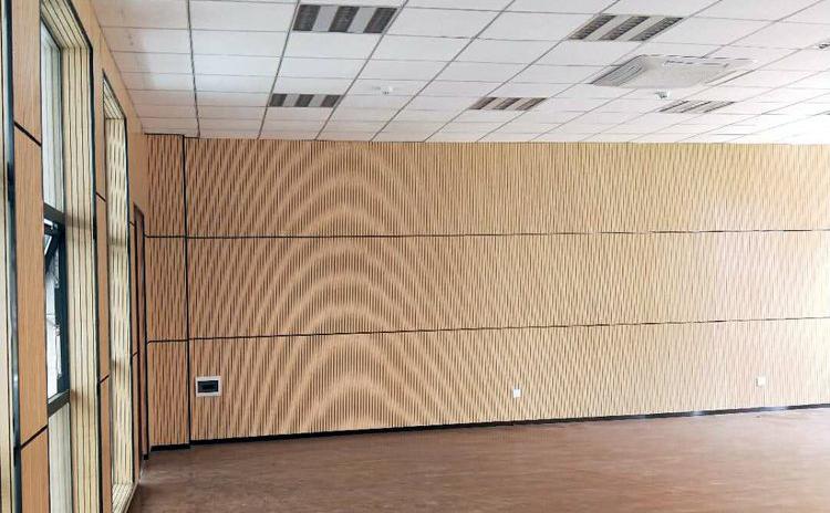 浙江溫州學(xué)校教室槽木吸音板聲學(xué)工程