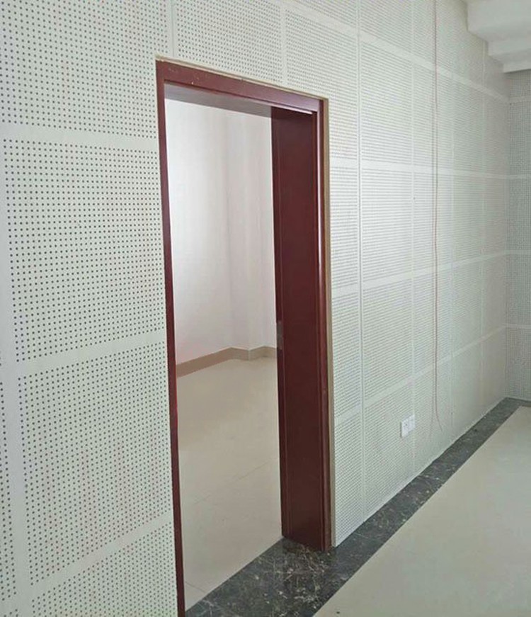 福建三明會議室陶鋁穿孔吸音板聲學(xué)工程-2